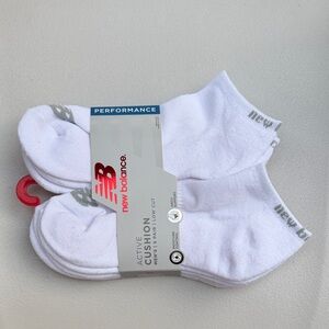 New Balance Men's White Athletic Socks